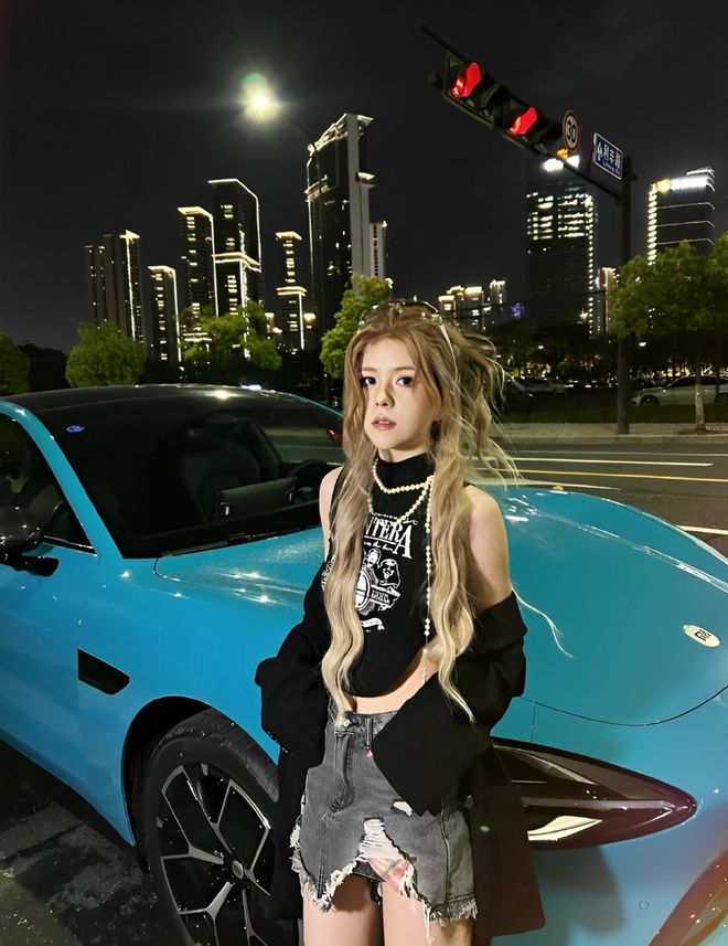 质量都这么高的吗？仙女也就长这样吧不朽情缘app小米SU7的美女车主(图5)