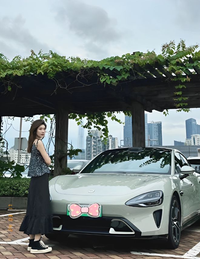 质量都这么高的吗？仙女也就长这样吧不朽情缘app小米SU7的美女车主(图7)